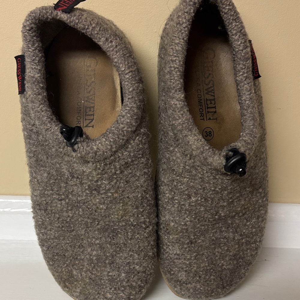 Guisswein slippers size 38 Wool Slip-Ons